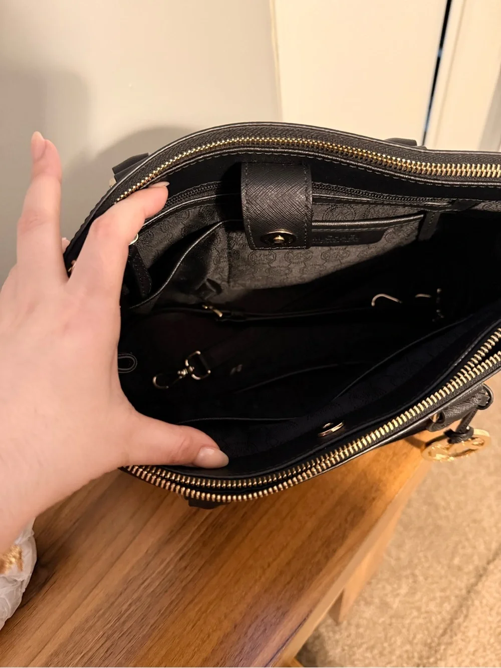 Michael Kors Sutton Medium Satchel